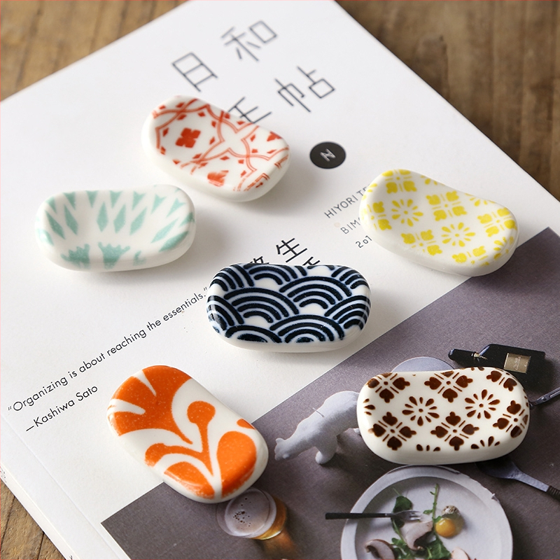 Jaapani stiilis portselanist chopstick hoidja ja supilusika hoidja, 4-osaline komplekt, mitmekesised mustrid, logo kohandamine saadaval