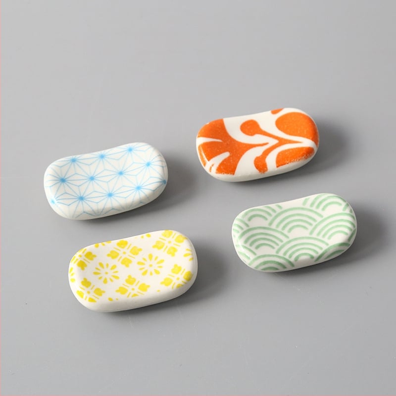 Jaapani stiilis portselanist chopstick hoidja ja supilusika hoidja, 4-osaline komplekt, mitmekesised mustrid, logo kohandamine saadaval