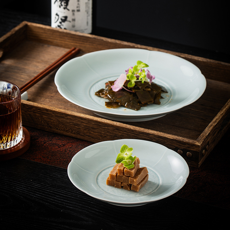 Farfurie adâncă din porțelan cu model floral, circular, stil minimalist modern, potrivit pentru microunde