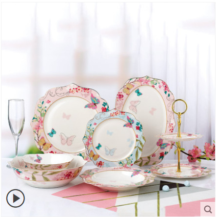 Zapadni tanjur od kostnog porcelana, nepravilnog oblika, cvjetni uzorak, glazirana površina, siguran u mikrovalnu