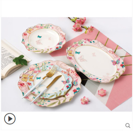 Zapadni tanjur od kostnog porcelana, nepravilnog oblika, cvjetni uzorak, glazirana površina, siguran u mikrovalnu