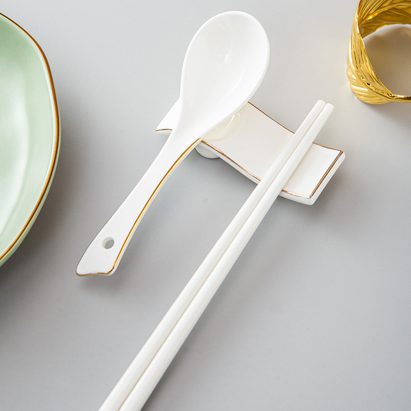 Portselanist söögipulgade hoidja ja lusika aluse hoidja, kahekordne kasutus, glasuuritud pind, hotellide laua dekoratsioon