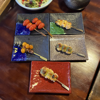 Porcelanski kvadratni tanjur za sushi i sashimi, kompatibilan s mikrovalnom pećnicom, glazirana površina, višenamjenski tanjur