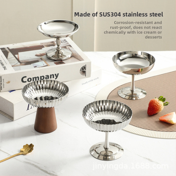 Roostevabast terasest magustoidukausid hotellilauale, peegelpolijst viimistlus, kerge luksus stiil