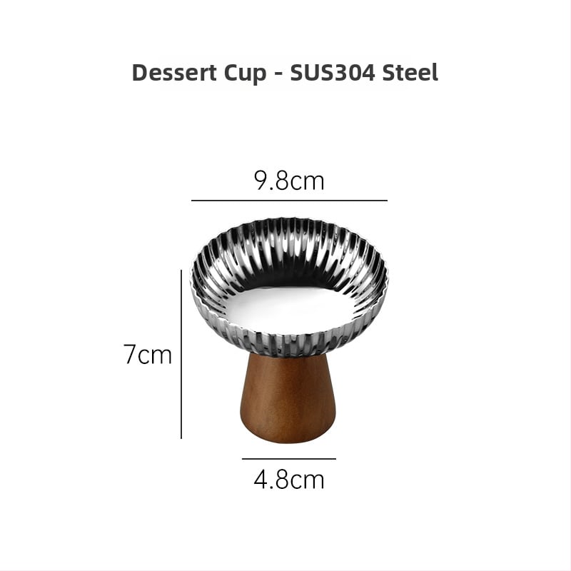 Roostevabast terasest magustoidukausid hotellilauale, peegelpolijst viimistlus, kerge luksus stiil