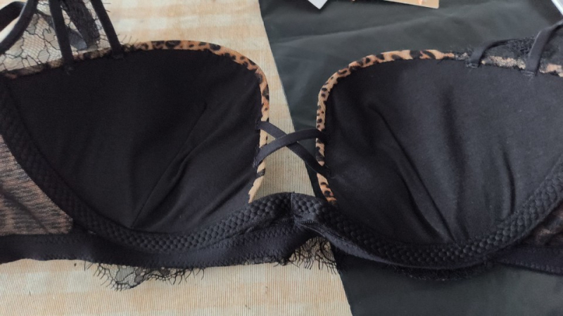 Love Vine Sutien din dantelă cu leopard, cupa 3/4, cupă subțire model, bretele fixe, închidere spate cu 3 rânduri de cârlige