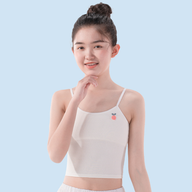 Sutien de antrenament pentru fete în faza de dezvoltare – bază poliester, cupă turnată completă cu căptușeală din bumbac, bretele fixe în două rânduri, respirabil și absorbant de transpirație