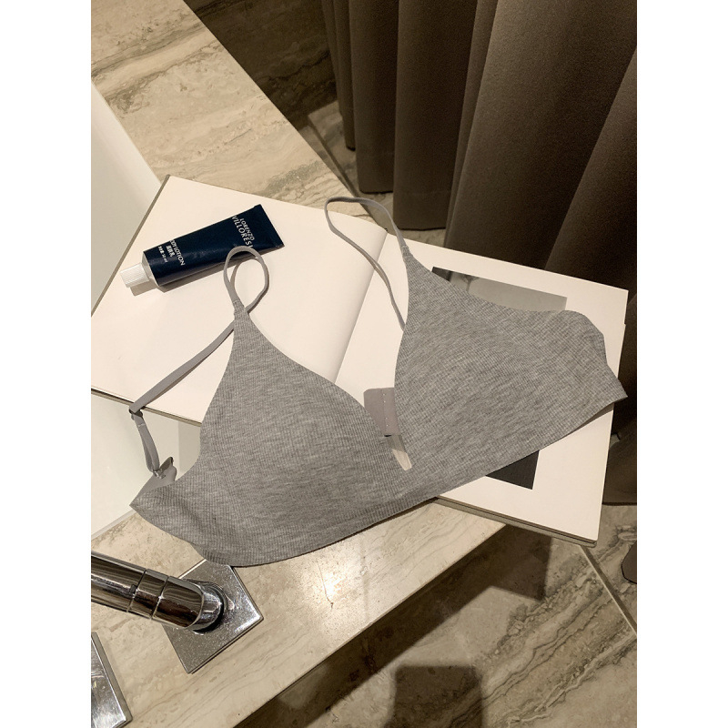 Sutien fără cusături, cupă triunghiulară, respirabil, plăcut la atingere, spate frumos