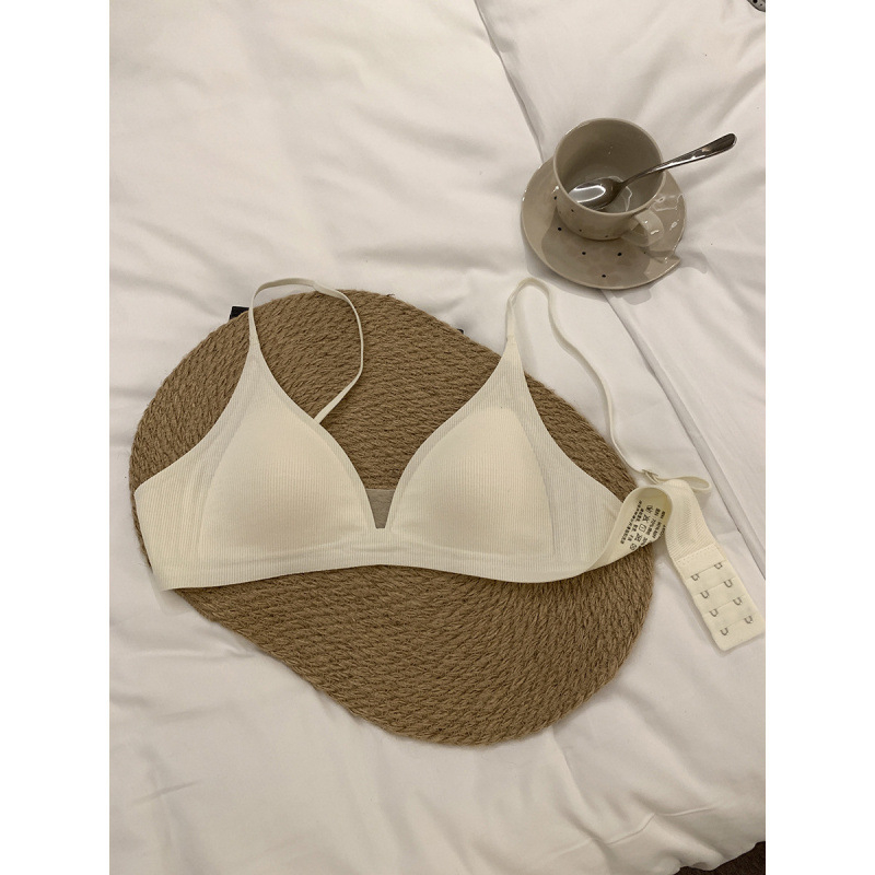 Sutien fără cusături, cupă triunghiulară, respirabil, plăcut la atingere, spate frumos