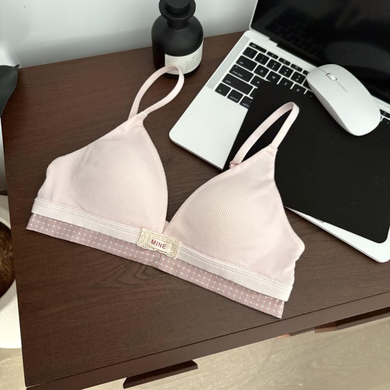 Sutien cu cupă triunghiulară, stil balet, modal (fibră de celuloză regenerată), respirabil și confortabil, căptușeală poliester 95–100%, pentru fete peste 15 ani