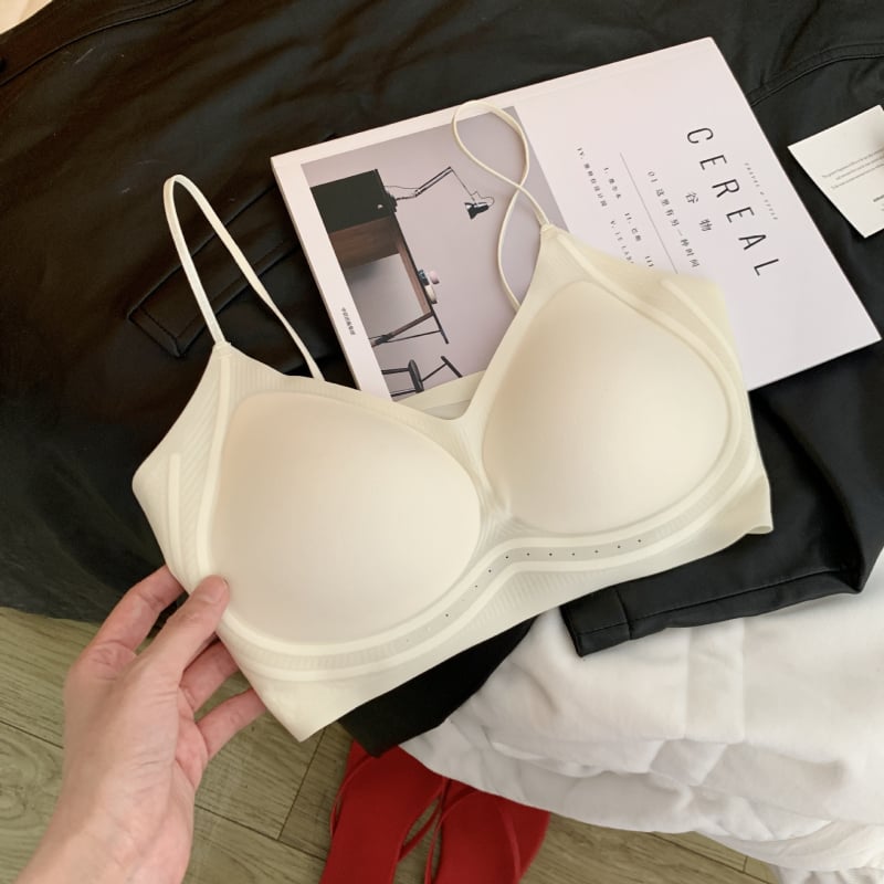 Sutien din nylon, cupe modelate ultra-subțiri, bretele fixe duble, design respirabil, spate neted