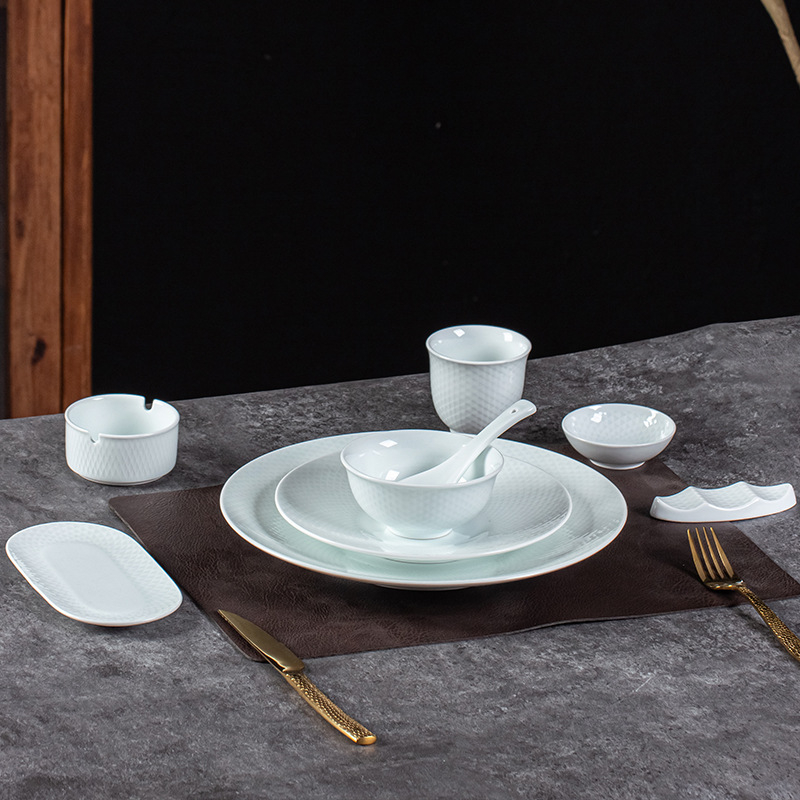 Portselanist hotellilaua serveerimiskomplekt, underglaze color, triibuline muster, 9-osaline komplekt