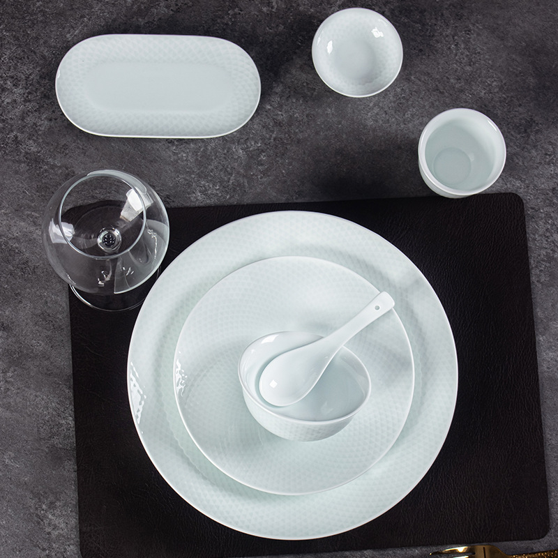 Portselanist hotellilaua serveerimiskomplekt, underglaze color, triibuline muster, 9-osaline komplekt