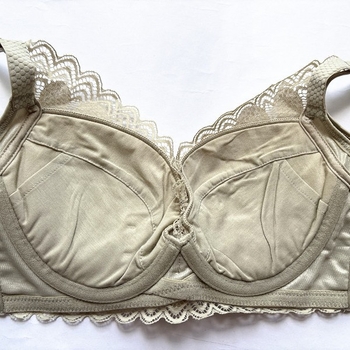 Sutien din dantelă cu underwire, cupă 3/4, cupă medie, dantelă, închidere la spate cu patru rânduri de cârlige