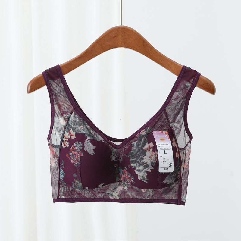 Sutien cu plasă și efect de susținere, material principal nylon, căptușeală din bumbac, cupe din burete, bretele fixe duble, închidere fără cârlig