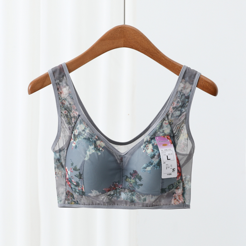 Sutien cu plasă și efect de susținere, material principal nylon, căptușeală din bumbac, cupe din burete, bretele fixe duble, închidere fără cârlig