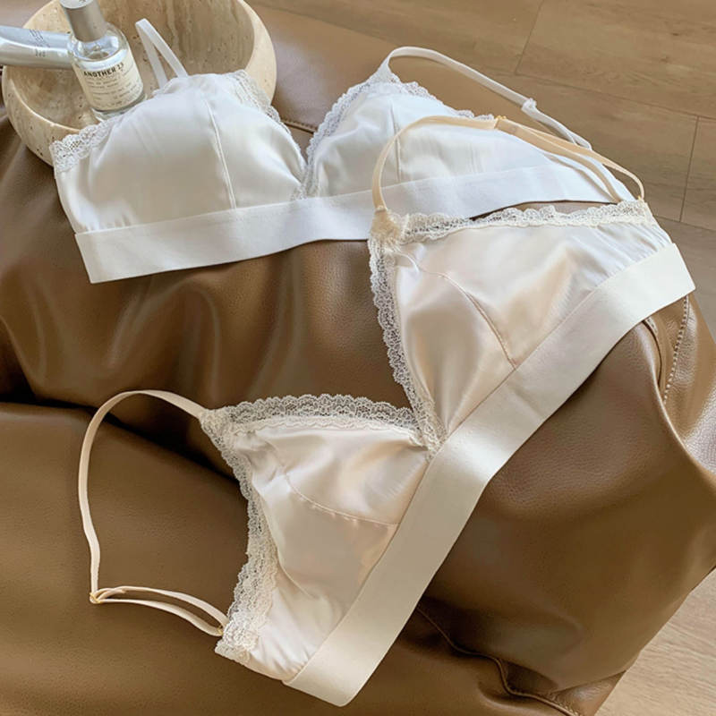 Grudnjak s trokutastim košaricama, tanke oblikovane košarice, materijal Nylon/Poliamid, stražnje kopče s tri reda, čvrste dvostruke naramenice