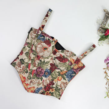 Корсет за оформяне на фигурата с рибени кости и връзки, бюстиеър с открити рамене и подвижни халтер презрамки, бродерия