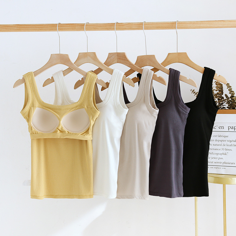 Камизол с подплънки за бюст и U-образна гръбна част, кръгла яка, дебел трикотаж, вискоза 95-100%, лято/пролет