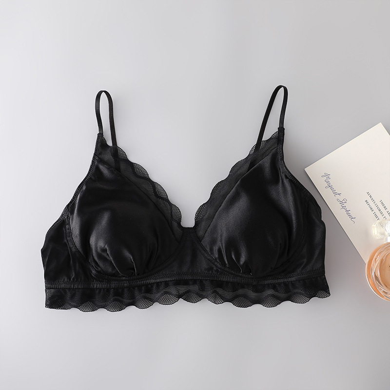 Donje rublje od Mulberry svile, prozračne trokutaste košarice s tankim oblikovnim uloškom, čipkasti rub, podstava od Mulberry svile, fiksni dvostruki naramenice