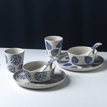 Sinine-valge kaulporcelani laua serveerimis komplekt neljast osast: kauss, lusikas, kaulplaat ja tass (Tao keraamika)