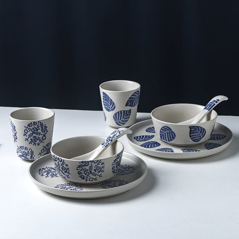 Sinine-valge kaulporcelani laua serveerimis komplekt neljast osast: kauss, lusikas, kaulplaat ja tass (Tao keraamika)