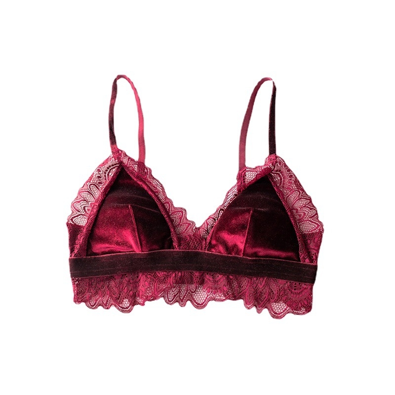 Sutien fără armături, cupe triunghiulare, căptușit cu mătase Mulberry, țesătură milk silk, 91% poliester, cupe modelate subțiri