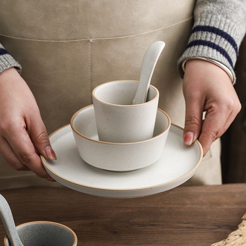 Jaapani stiilis nõudekomplekt koos kaussidega, lusikate, kruuside ja taldrikutega — keraamiline nõude komplekt alglazuurvärviga, retro luksuslik disain, mikrolaineohutu, ümmargune kuju, sobib hotellidele ja restoranidele