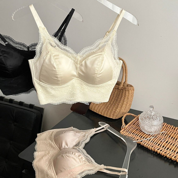 Čipkasti grudnjak s otvorenim leđima, bežični, trokutasti košarice, prozračni najlon 80–90%, duljina prsnog koša, francuski stil elegantnog leđa