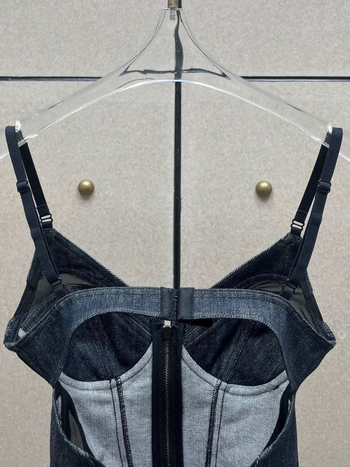Denim kamizol s mrežastom čipkom, otvorena leđa, zatvarač, struk s motívom riblje kostiju