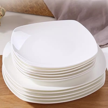 Set tanjura od bone china Yue Han, kvadratnog oblika, podglazurno završno premazivanje, jednobojni uzorak, pogodno za mikrovalnu pećnicu
