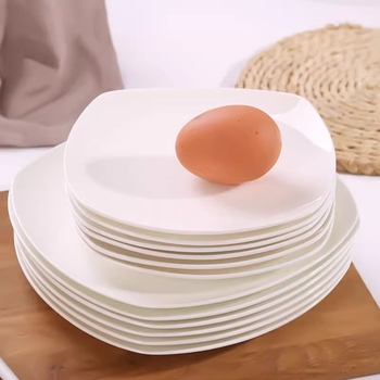 Set tanjura od bone china Yue Han, kvadratnog oblika, podglazurno završno premazivanje, jednobojni uzorak, pogodno za mikrovalnu pećnicu