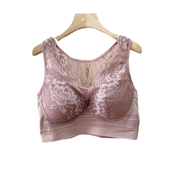 Plus dydžio liemenėlė su pilnomis kaušėmis, kvėpuojančiomis perforuotos kaušėmis, plonais formuojančiais kaušiais, fiksuotos dvigubos petnešos, medvilninis įdėklas