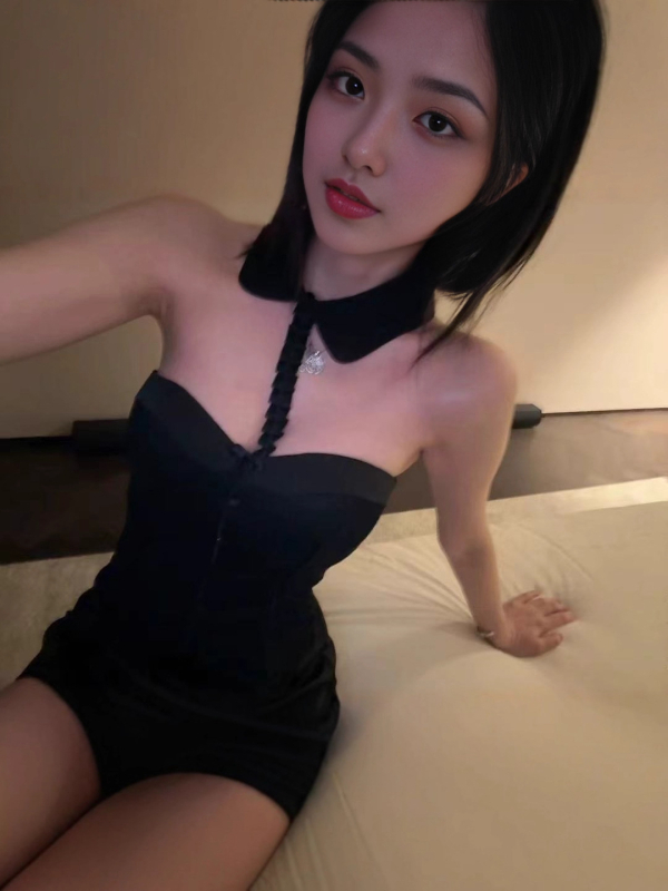 Tube Top χωρίς τιράντες, με mesh ύφασμα, εφαρμοστή γραμμή, ultra‑σύντομο μήκος