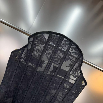 Μπούστιερ Τοπ από Δαντέλα με Πλέγμα και Μπονίνγκ, Χωρίς Ιμάντες, Στενή Γραμμή, Καλοκαίρι 2025