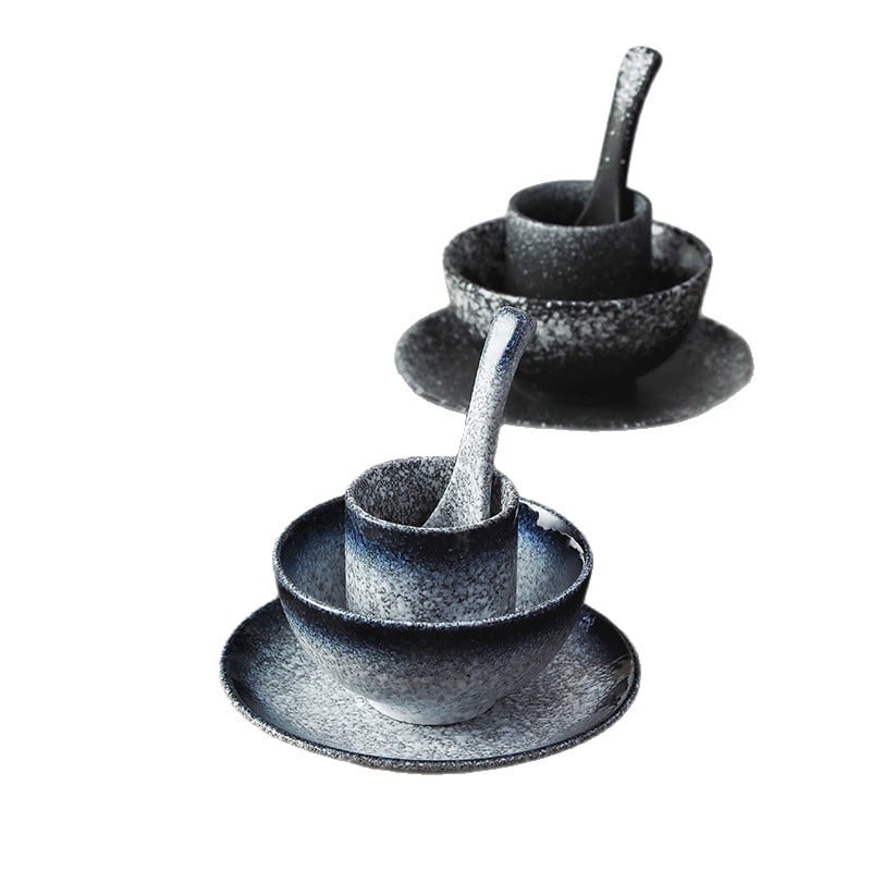 Portselanist jaapani stiilis ühekordne laua- komplekt: kauss, taldrik ja söögipulgad; allglazuurviimistlus; 1 komplekt; logotüübi trükkimise võimalus