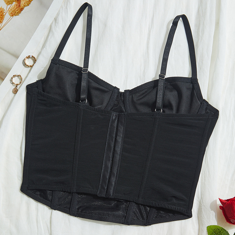 Camisole top s kristalima na lancima i resicama, tanak kroj, dvostruke naramenice