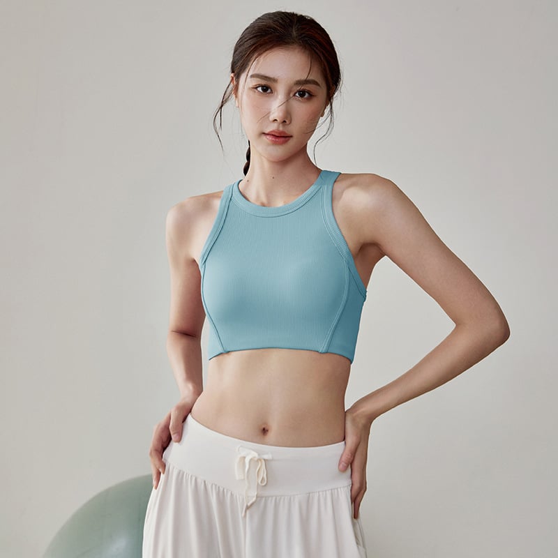 ŠOkui atsparus sportinis liemenėlė bėgimui ir jogai – vest stiliaus, kvėpuojanti – Pagrindinė medžiaga: nailonas 80% / įdėjų spandeks 20% – pilnos formos puodeliai su plonais formuojamais puodeliais – fiksuoti dvigubi petnešos – tinka bėgimui, fitnesui, Pi