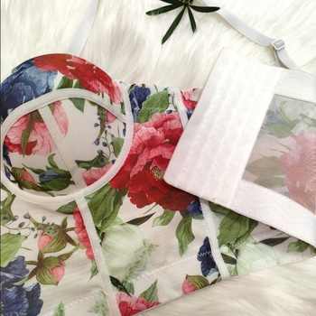 Ženski crop top camisole s mrežastim uzorkom, košarice 3/4, umetnuti jastučići za dojke, odvojive dvostruke naramenice, stražnje zaključavanje s četiri reda kukica