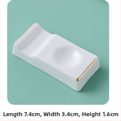 Portselanist vardake ja lusikate hoidik hotellilauadele — kauluportselan, glasuurpind, kerge luksus stiil, kohandatav logoga