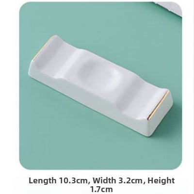 Portselanist vardake ja lusikate hoidik hotellilauadele — kauluportselan, glasuurpind, kerge luksus stiil, kohandatav logoga