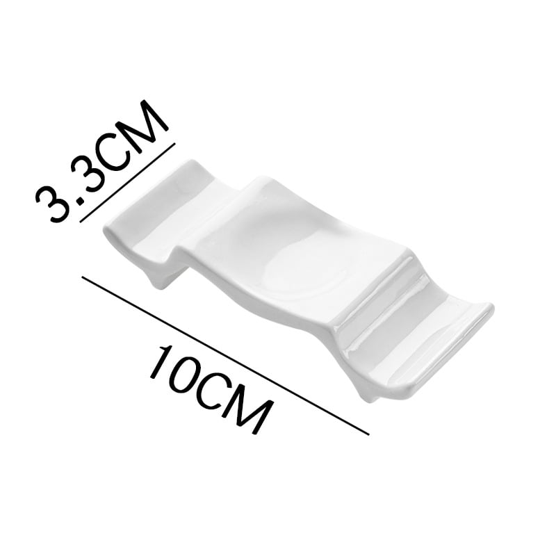 Portselanist vardake ja lusikate hoidik hotellilauadele — kauluportselan, glasuurpind, kerge luksus stiil, kohandatav logoga