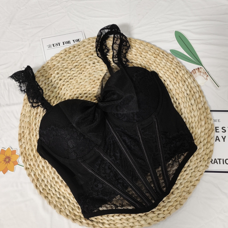 Newcastle čipkasti top s mašnicom i grudnjakom s kostima, uski kroj, kratka duljina