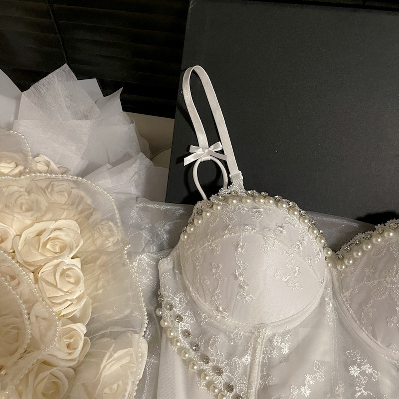 Halter top s mrežastom čipkom – uski kroj, vezanje trakama, jednobojni uzorak, akril 95%+