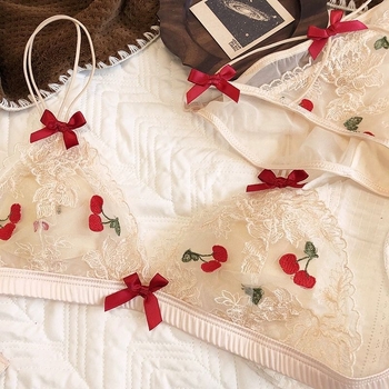 Csipés hímzett melltartó szett, ultra vékony drót nélküli háromszög kosarak, vékony formázott kosarak, rögzített dupla vállpántok, lélegző és kényelmes