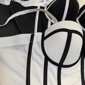 Pamut csontozott melltartó felső, 3/4 kosár, push-up és testformázás, levehető dupla pántok, hátul négy sor kapocs, európai–amerikai stílus