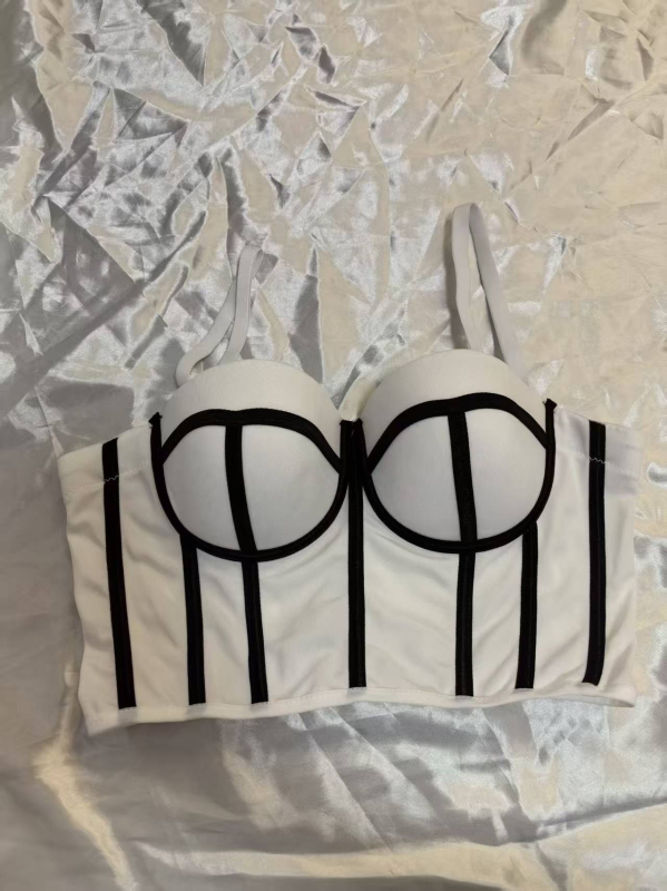 Pamut csontozott melltartó felső, 3/4 kosár, push-up és testformázás, levehető dupla pántok, hátul négy sor kapocs, európai–amerikai stílus