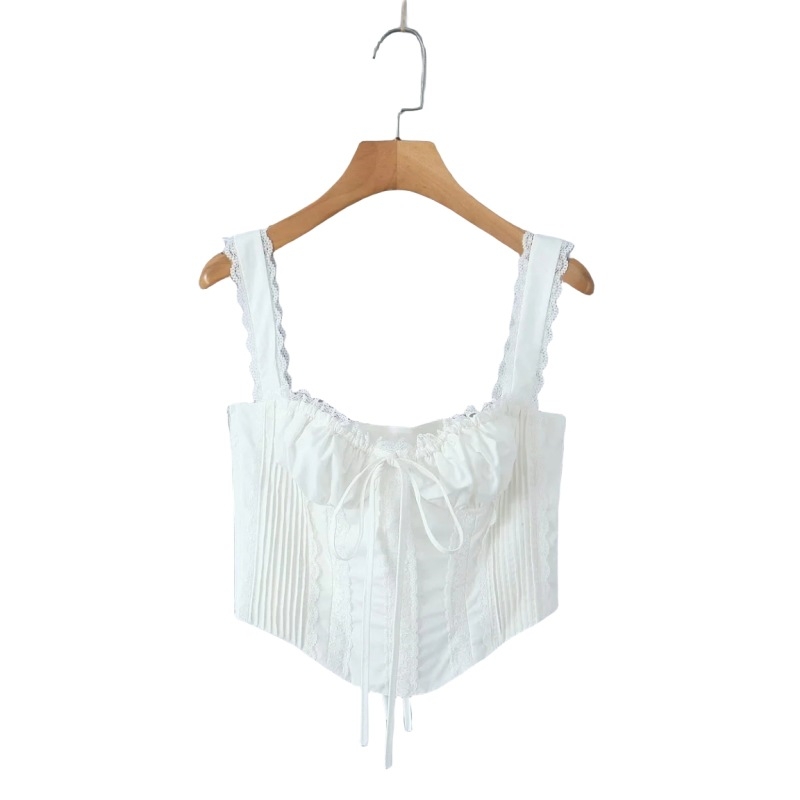 Csipkés szegélyű top, halcsontos derékrész, dupla vállpánt, karcsúsított fazon, poliészter