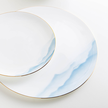 Csont porcelán étkészlet – tálak és tányérok, virágos mintázat, modern minimál stílus, kerek forma