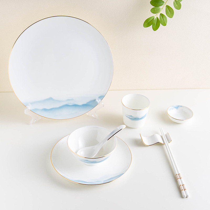 Csont porcelán étkészlet – tálak és tányérok, virágos mintázat, modern minimál stílus, kerek forma